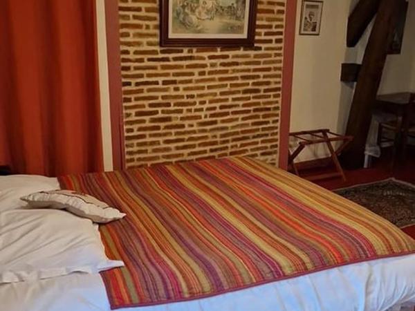 Logis Cote Loire - Auberge Ligerienne : photo 1 de la chambre chambre double ou lits jumeaux supérieure