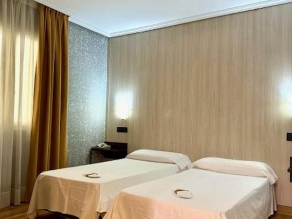 Hotel Madrid Río : photo 2 de la chambre chambre double avec balcon