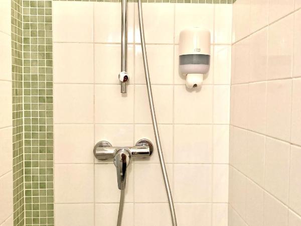 Hôtel Les Fougères : photo 5 de la chambre chambre double avec terrasse