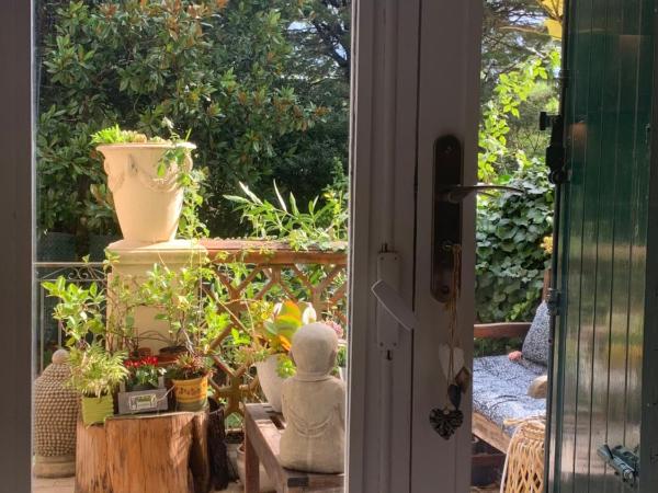 Valbois : photo 7 de la chambre chambre double avec salle de bains privative