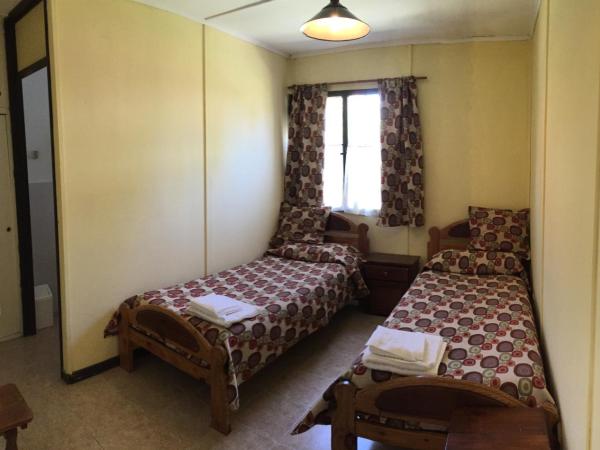 Hostel Los Pioneros : photo 5 de la chambre chambre lits jumeaux