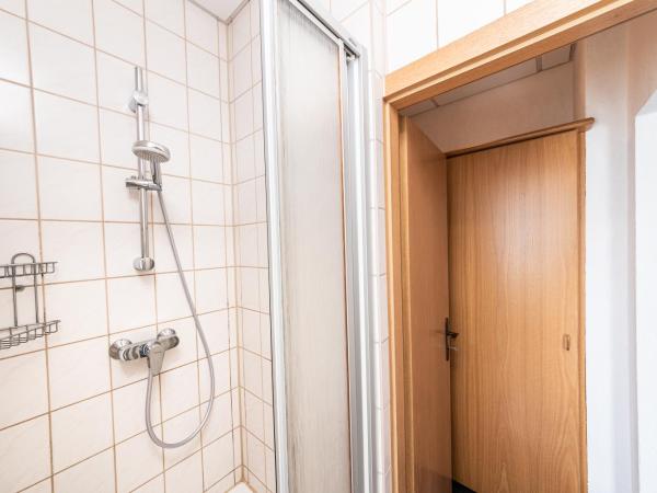 Pension Greiser : photo 3 de la chambre petite chambre lits jumeaux