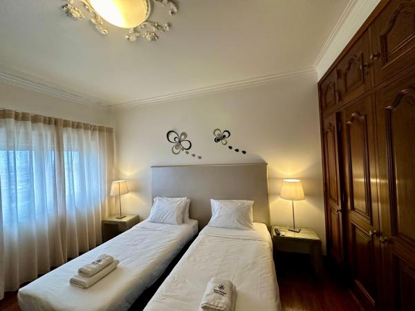 Best Houses Portugal Residence I : photo 4 de la chambre chambre triple avec salle de bains privative