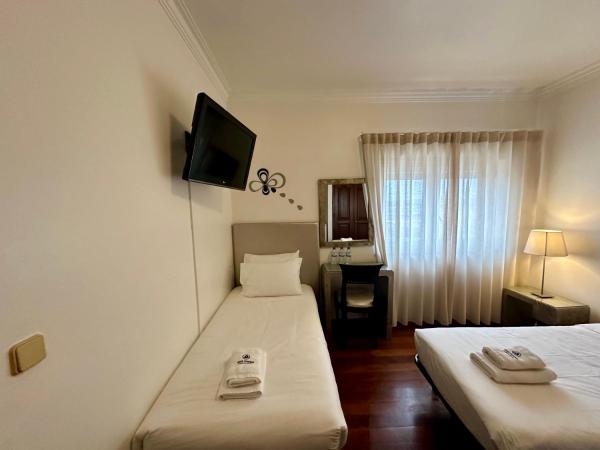 Best Houses Portugal Residence I : photo 6 de la chambre chambre triple avec salle de bains privative