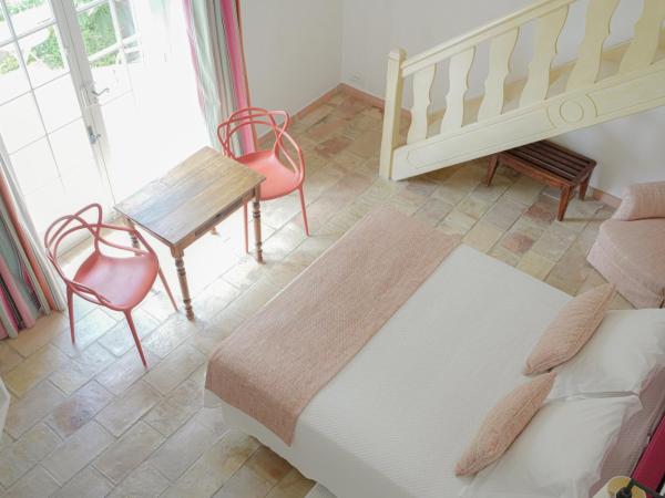 Hôtel La Figuière : photo 2 de la chambre chambre duplex avec terrasse - vue sur vignobles