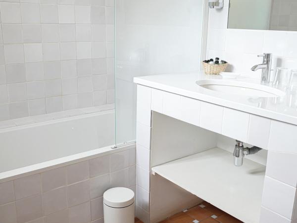 Hôtel La Figuière : photo 3 de la chambre classic room with terrace - garden view