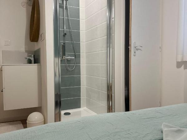 Maison des ambans chambres d'hotes hypercentre 200m de la gare et petit dejeuner inclus : photo 1 de la chambre chambre double