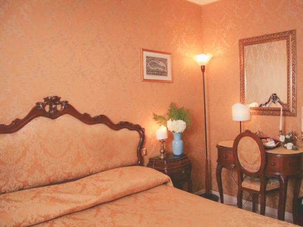 H o t e l S A N G A L L O : photo 2 de la chambre chambre double ou lits jumeaux