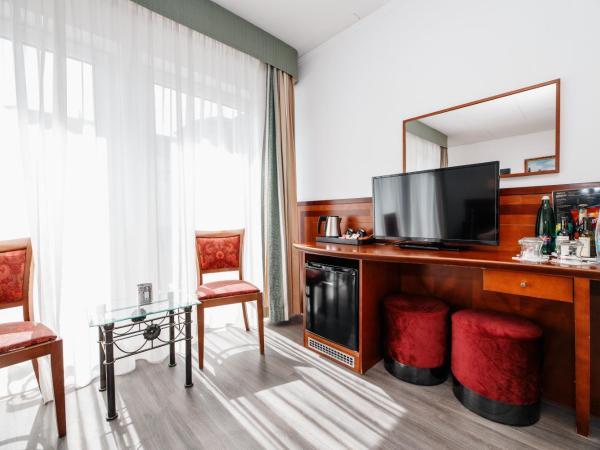 Schlosshotel Marienbad : photo 2 de la chambre chambre triple avec balcon