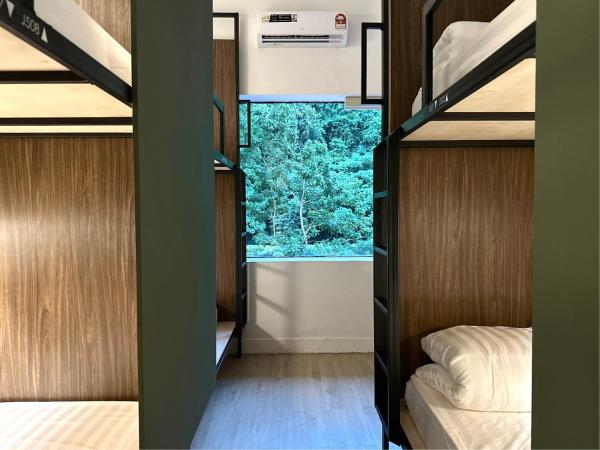 Jiran Hostel Kota Kinabalu : photo 5 de la chambre dortoir mixte de 10 lits