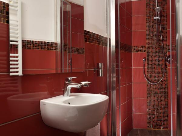 FH55 Med Guesthouse : photo 3 de la chambre chambre double supérieure