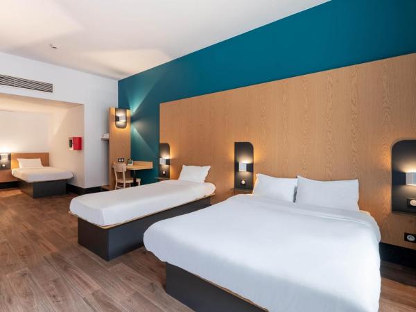 B&B HOTEL Lille Roubaix Campus Gare : photo 1 de la chambre chambre quadruple