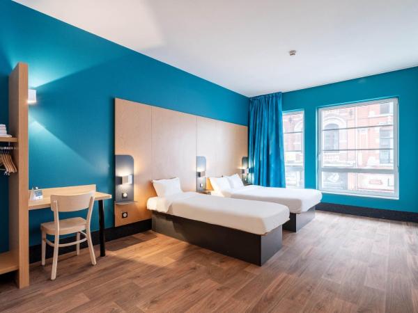 B&B HOTEL Lille Roubaix Campus Gare : photo 2 de la chambre chambre quadruple