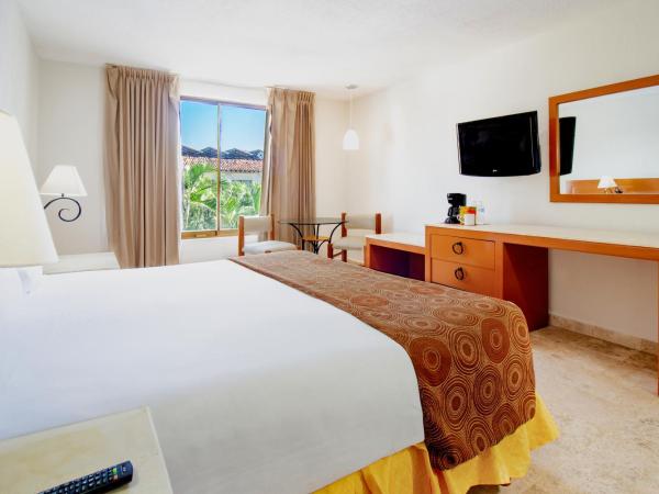 Plaza Pelicanos Club Beach Resort All Inclusive : photo 2 de la chambre chambre lit king-size