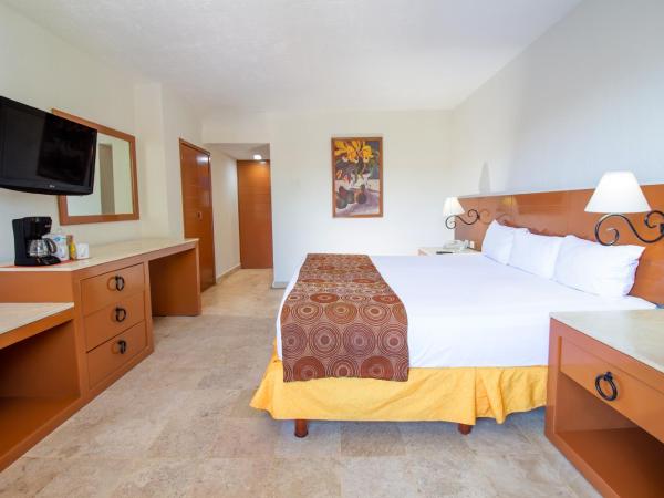 Plaza Pelicanos Club Beach Resort All Inclusive : photo 5 de la chambre chambre lit king-size