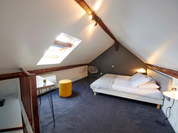 Hôtel de France - Beaune : photo 4 de la chambre chambre quadruple en duplex