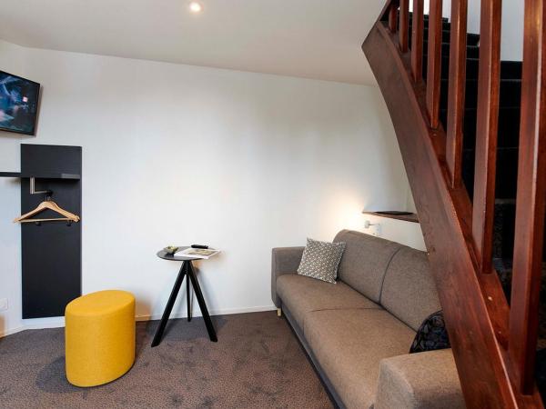 Hôtel de France - Beaune : photo 5 de la chambre chambre quadruple en duplex