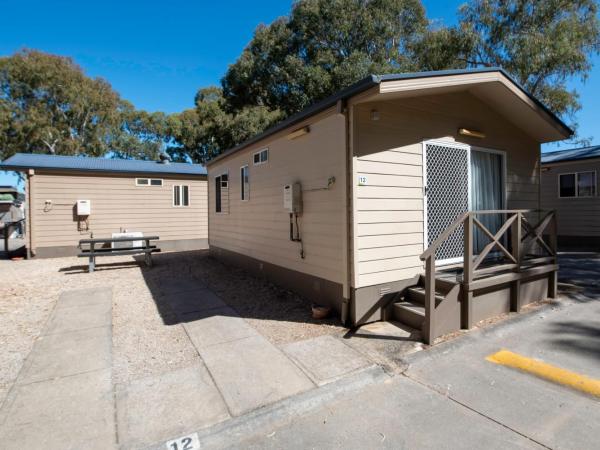 Echo Holiday Parks - Windsor Gardens : photo 1 de la chambre standard double cabins