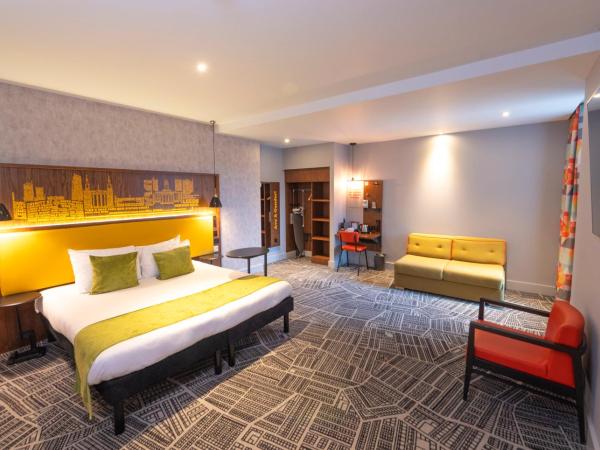 ibis Styles Leeds City Centre Arena : photo 1 de la chambre chambre double premium avec canapé-lit