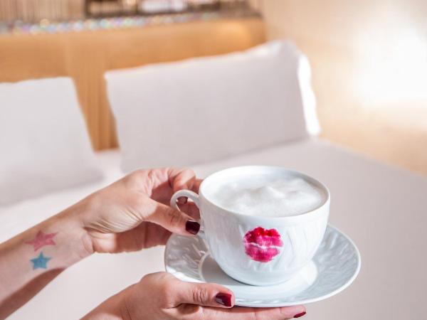 Milan Suite Hotel : photo 9 de la chambre suite junior avec douche d'hydromassage