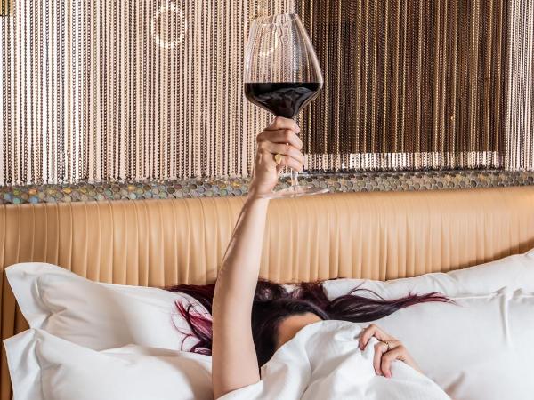 Milan Suite Hotel : photo 10 de la chambre suite junior avec douche d'hydromassage