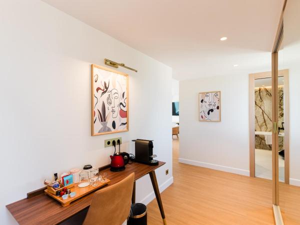 Hôtel Hélios : photo 9 de la chambre suite junior - vue sur mer