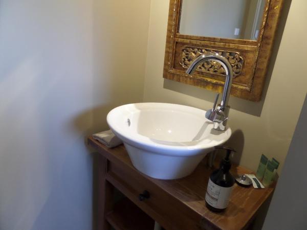 Designer Cottage : photo 9 de la chambre chambre double avec salle de bains privative