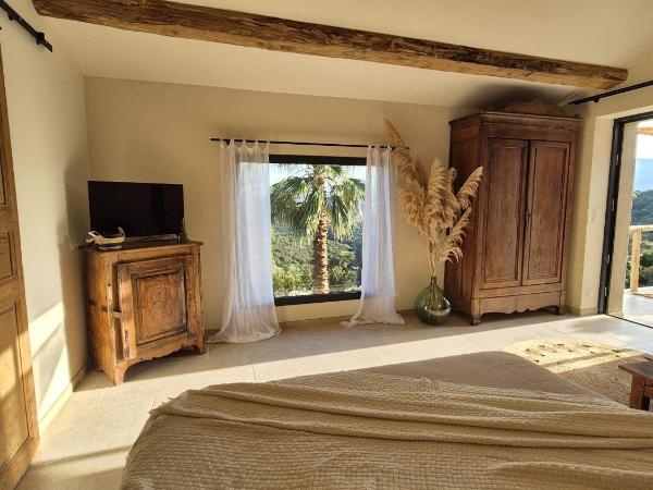 Villa L'Arbousière : photo 7 de la chambre suite avec jacuzzi