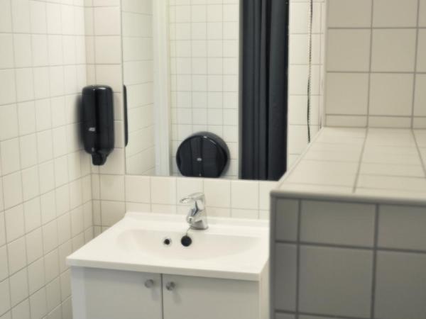 City Hostel Bergen : photo 6 de la chambre chambre double avec salle de bains privative