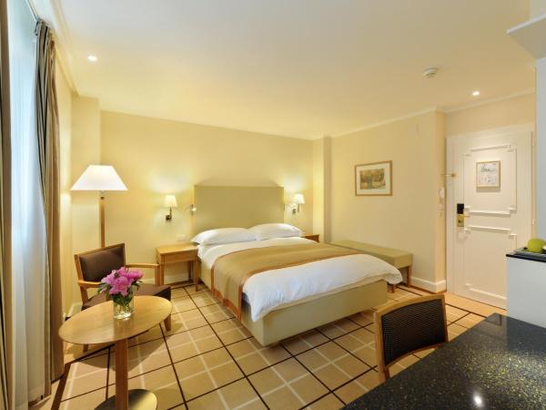 Hôtel de la Paix Lausanne : photo 2 de la chambre chambre simple