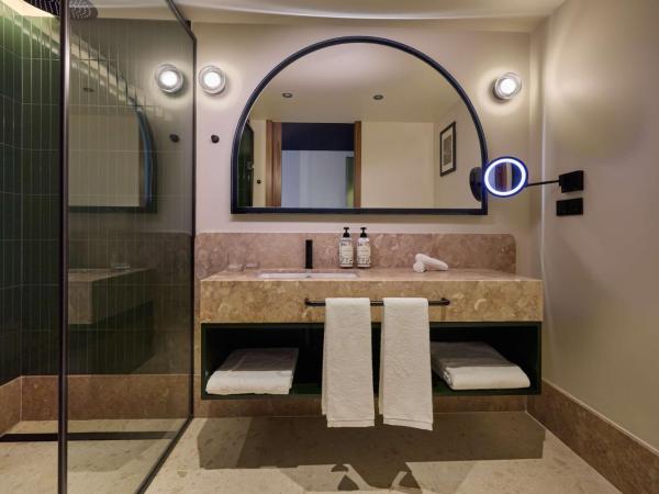 DUO Hotel Lisbon, Curio Collection by Hilton : photo 4 de la chambre chambre lit king-size supérieure