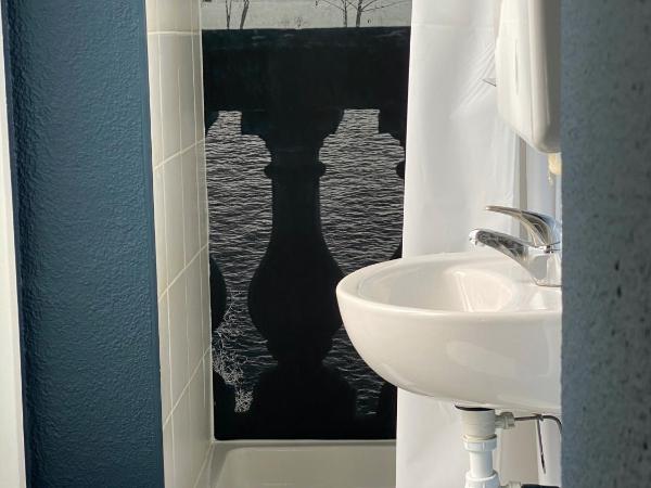 Campanile Paris 15 - Tour Eiffel : photo 3 de la chambre chambre standard - 1 lit queen-size