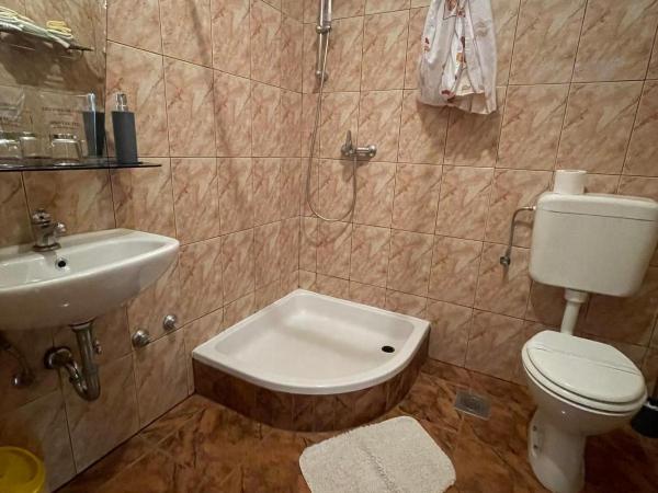 Hotel Biergarten Medulin : photo 6 de la chambre chambre triple