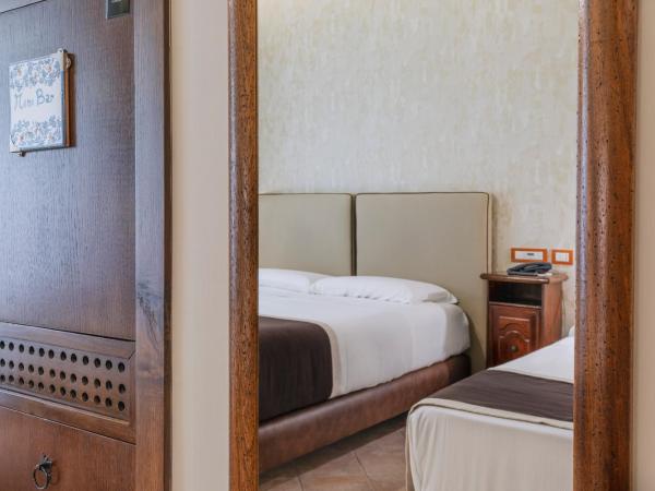 Hotel Il Convento : photo 4 de la chambre chambre triple avec balcon