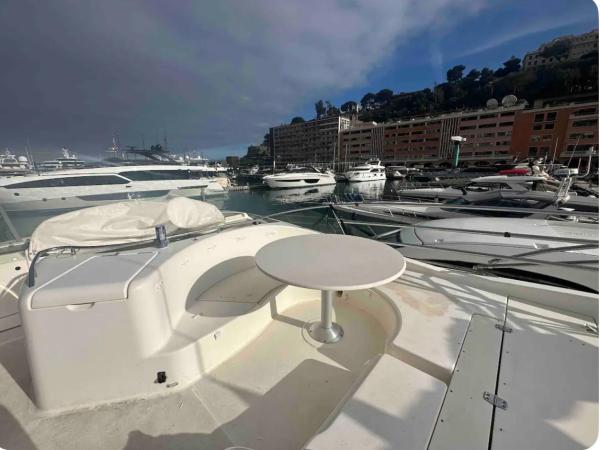 YATCH THE ROCK Monaco : photo 1 de la chambre mobile home
