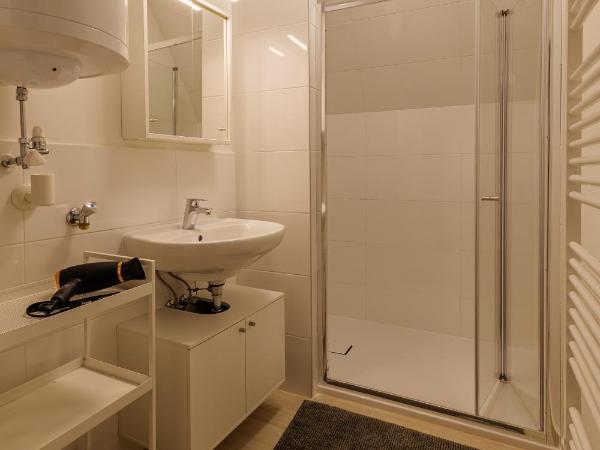 Flataid CityAPART Graz Geidorf : photo 9 de la chambre studio familial