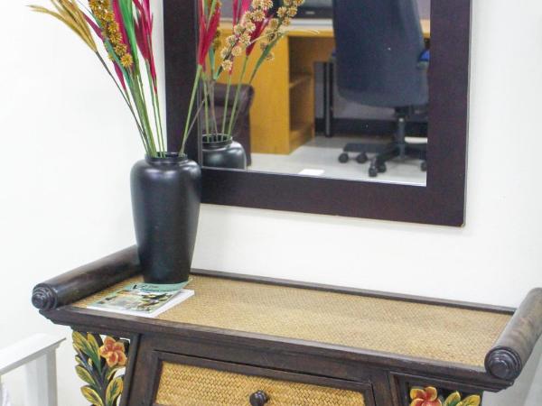 Saithong House : photo 9 de la chambre chambre double ou lits jumeaux avec lit d'appoint