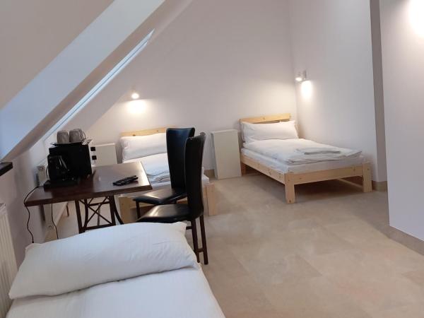 Aparthotel Kontrast : photo 1 de la chambre chambre quadruple Économique