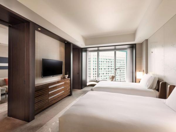 Conrad Tokyo : photo 4 de la chambre suite lits jumeaux avec vue sur ville