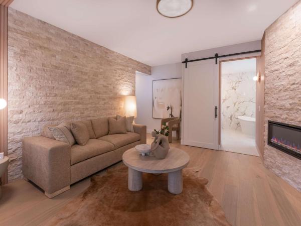 Prestige Beach House, WorldHotels Crafted : photo 2 de la chambre superior king suite with balcony and fireplace - non-smoking