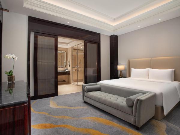 Crowne Plaza Chengdu Tianfu New Area, an IHG Hotel : photo 3 de la chambre suite 1 chambre lit king-size avec canapé-lit