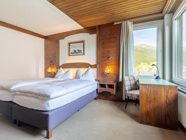 Hotel Dischma : photo 2 de la chambre chambre double - vue sur montagne