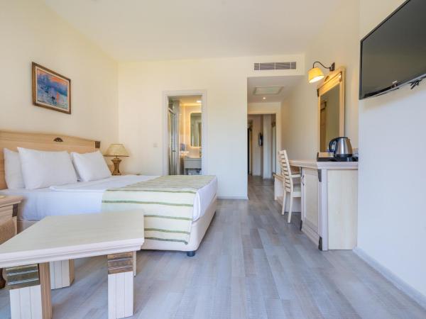 Grand Yazici Club Turban Termal : photo 5 de la chambre chambre familiale (4 adultes)
