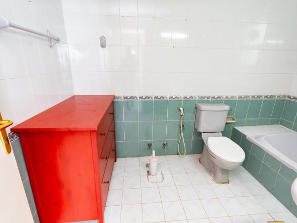 Comfortable Private Rooms in Compound Housing : photo 5 de la chambre chambre double avec salle de bains privative