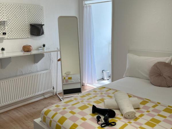 Lovely Rooms in Camden Town-Central London : photo 1 de la chambre chambre double avec salle de bains privative