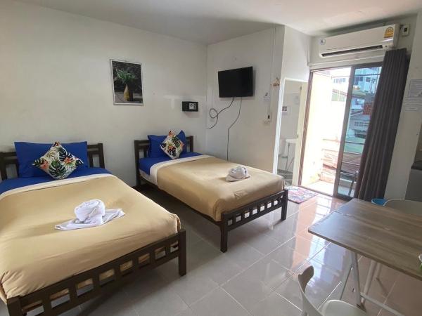 Jenny Hostel HuaHin : photo 2 de la chambre chambre lits jumeaux standard