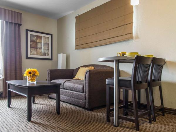 MainStay Suites Winnipeg : photo 2 de la chambre suite lit king-size