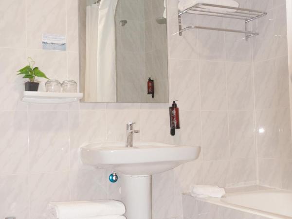 Hostal Comercio : photo 7 de la chambre chambre double ou lits jumeaux supérieure - vue sur montagnes