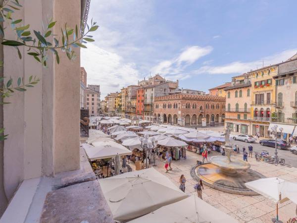 Corte Realdi Suites Piazza Erbe : photo 5 de la chambre appartement 2 chambres supérieur avec terrasse - vue sur ville