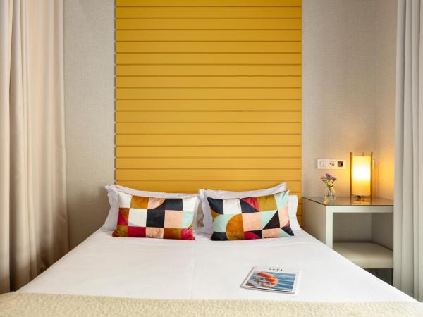 Hotel Miró : photo 2 de la chambre petite chambre double intérieure